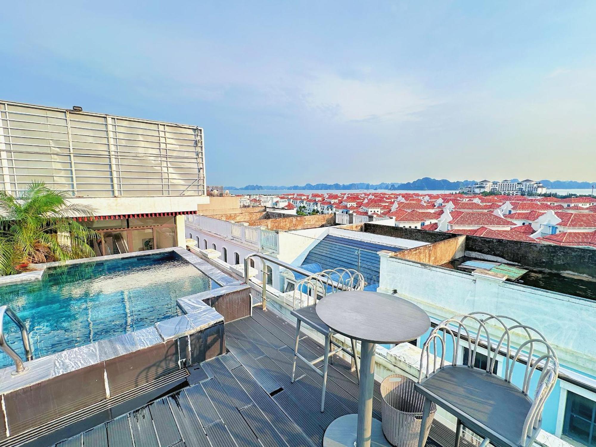 Green Suites Hotel